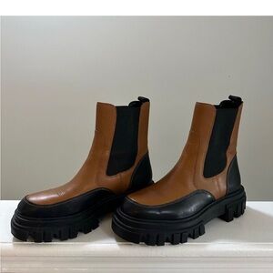 Marc Fisher LTD ‘Morgan’ Leather Chelsea Boots